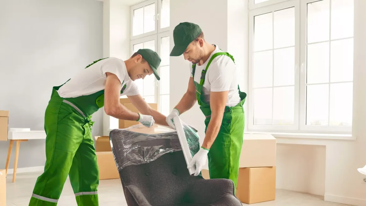 خدمة نقل الأثاث في الرياض مع تغليف آمن ونقل منظم داخل شرق الرياض